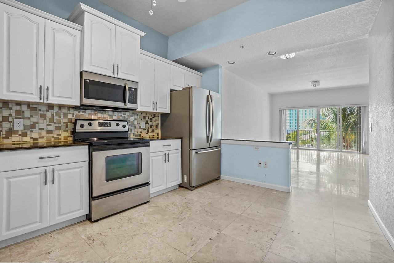 1650 Presidential Way #406 - Photo 6 of 23