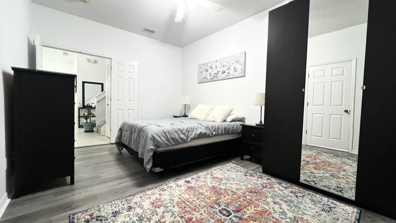 209 Castlemain Cir - Photo 3 of 22