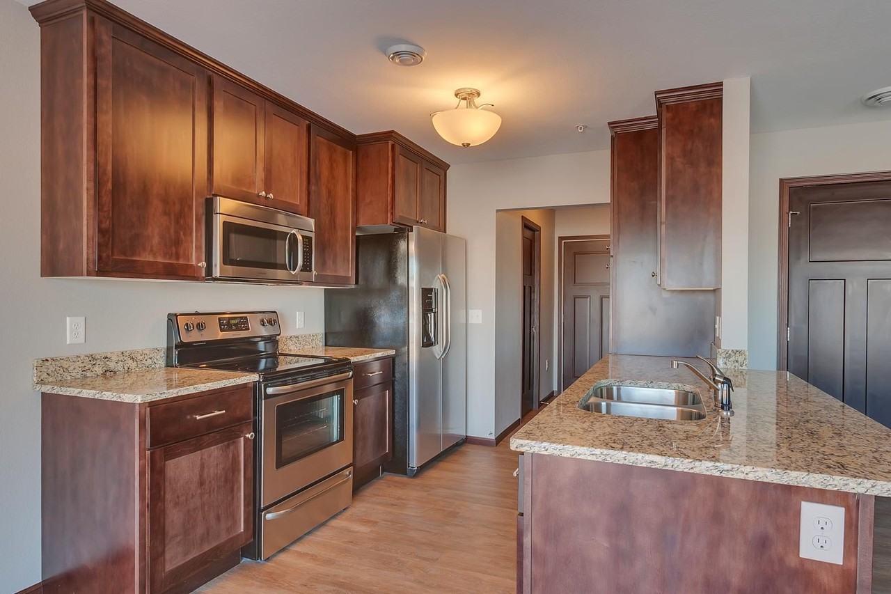 1240 7th Ave S - Photo 4 of 23