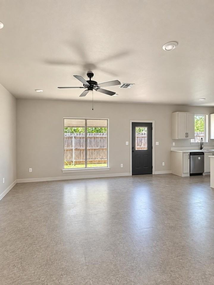 1028 Holiday Dr #1028 - Photo 3 of 7