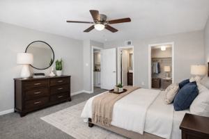 featured image of 526 Richmond Hill Rd W