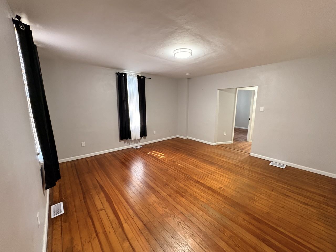 111 S 13th St #1 - Photo 5 of 18
