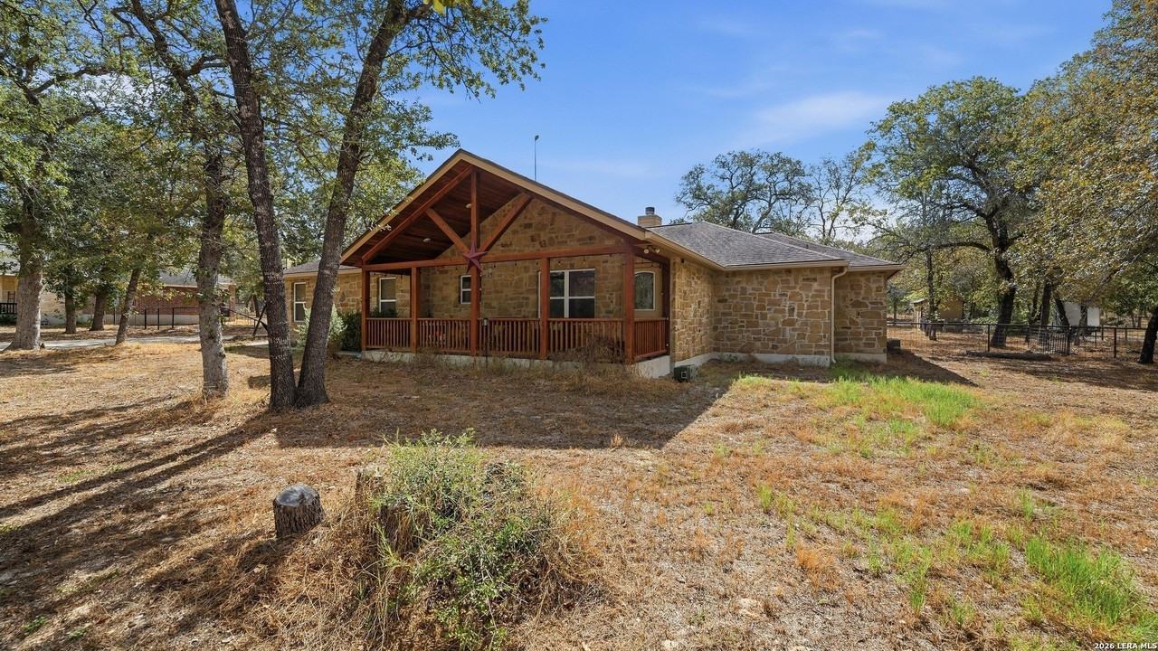 160 Champions Blvd - Photo 2 of 50