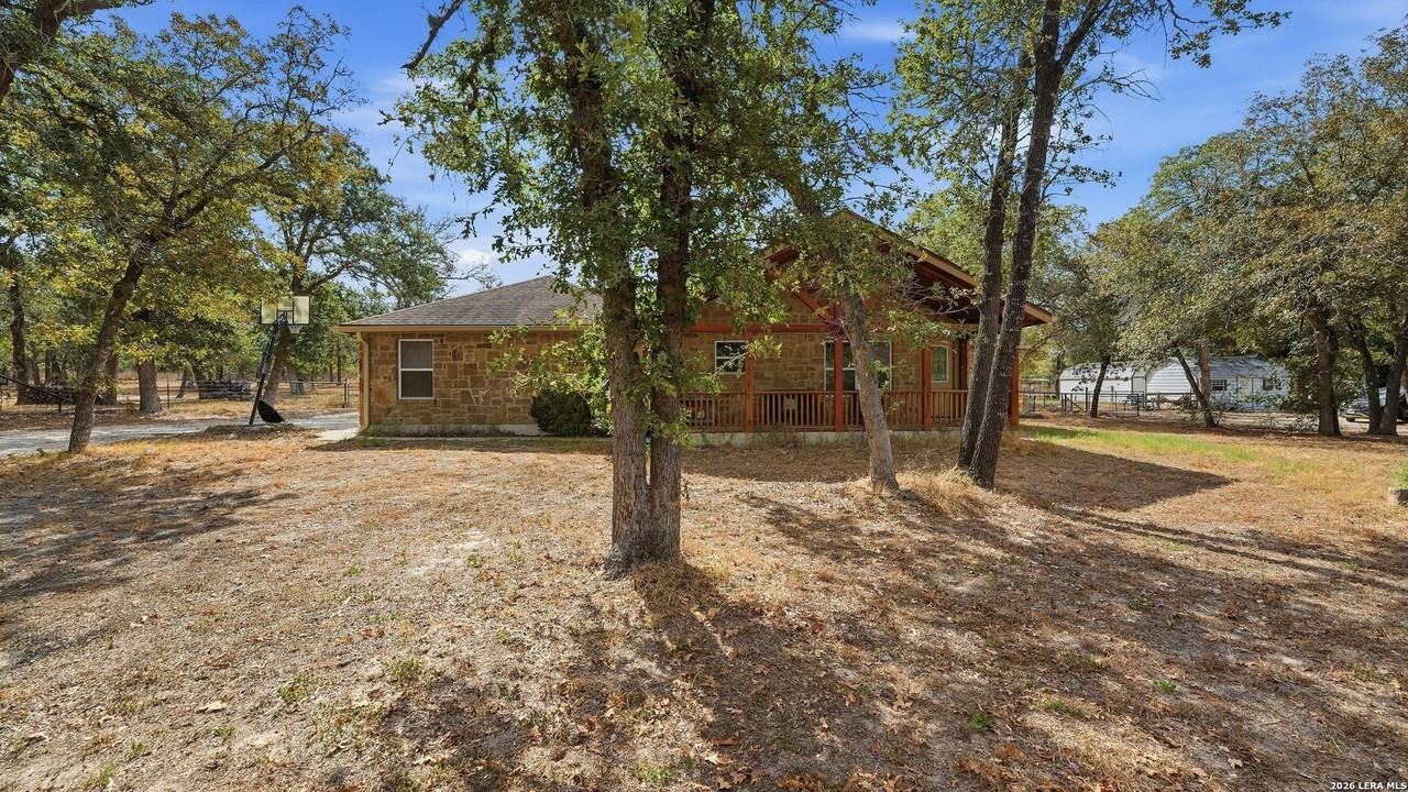 160 Champions Blvd - Photo 4 of 50