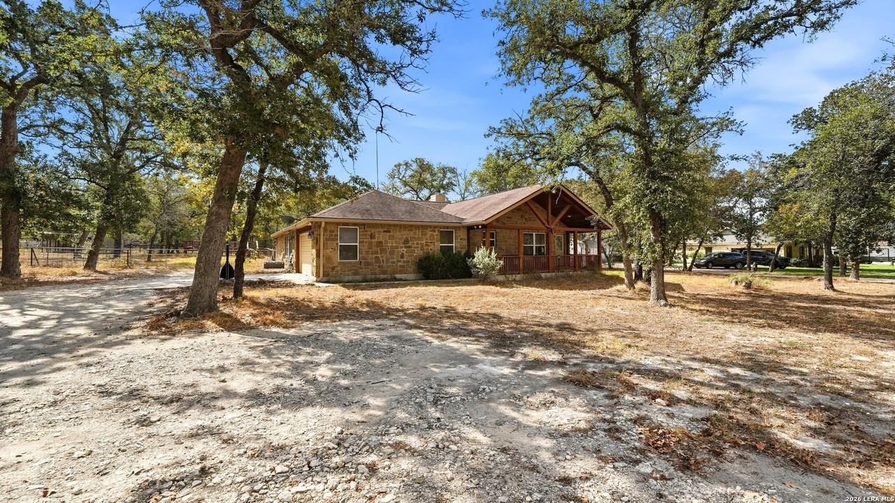 160 Champions Blvd - Photo 5 of 50