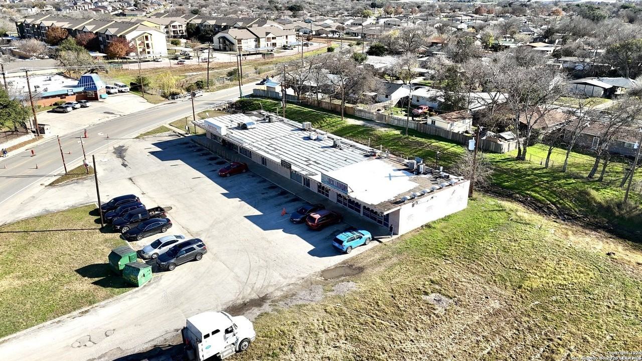 7031 Ray Bon Dr - Photo 3 of 13