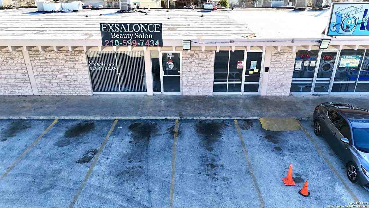 7031 Ray Bon Dr - Photo 5 of 13