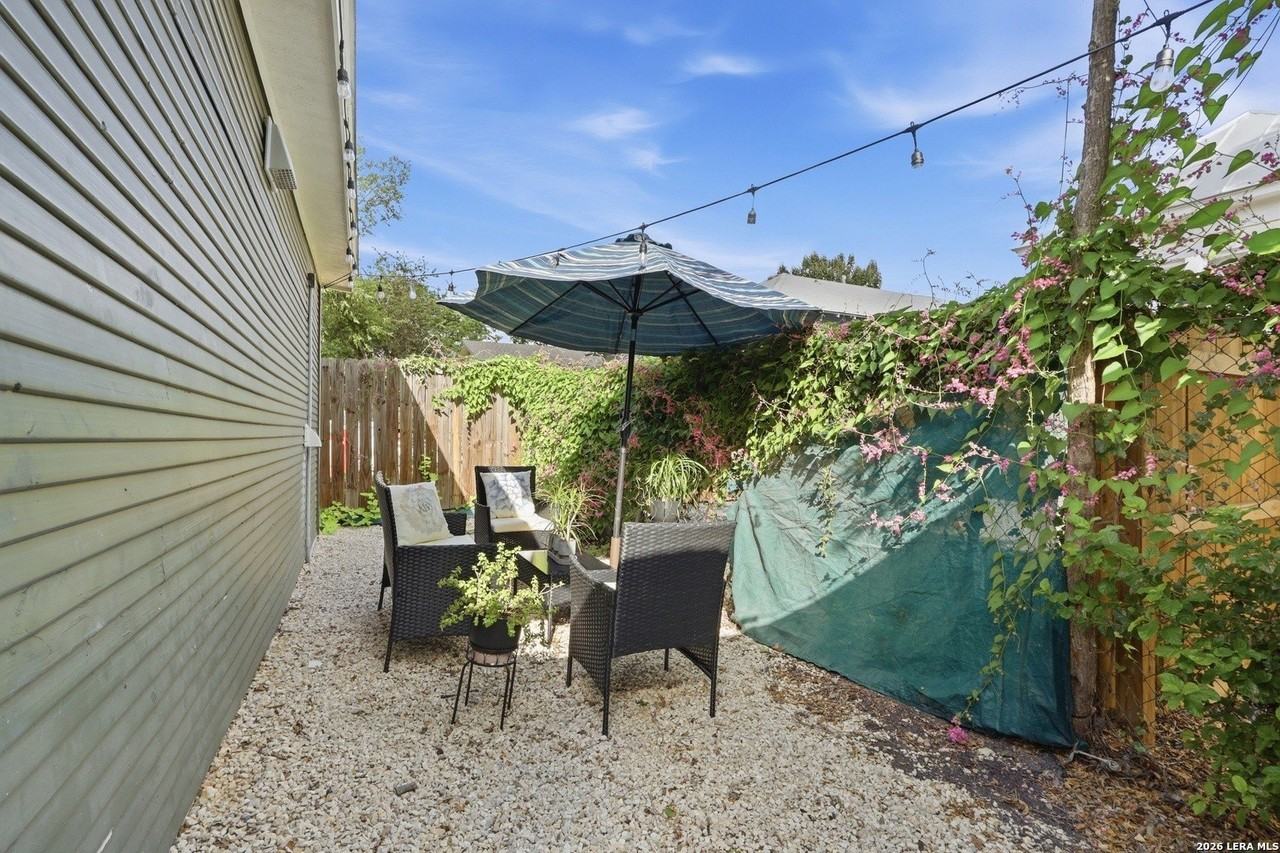 417 Willow - Photo 3 of 14