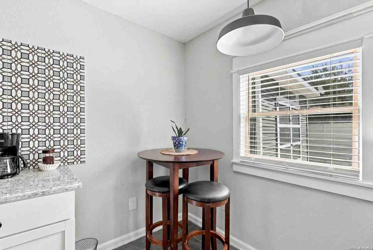 417 Willow - Photo 7 of 14