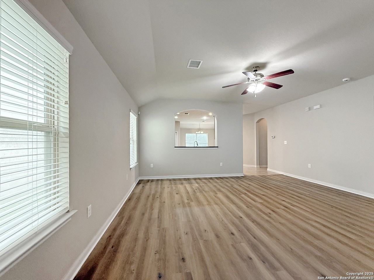 4096 Cherry Tree Dr - Photo 4 of 20