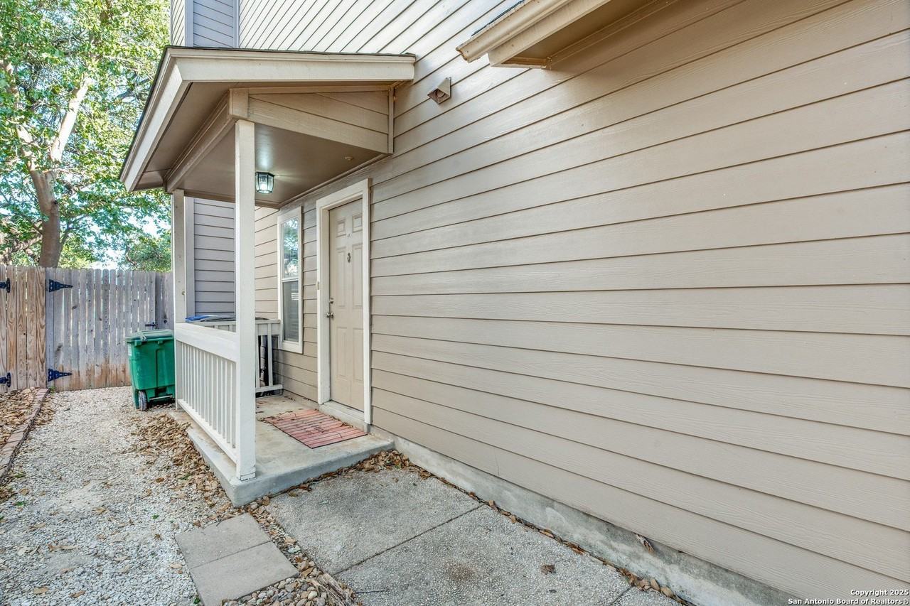 8006 Galaway Bay - Photo 3 of 25
