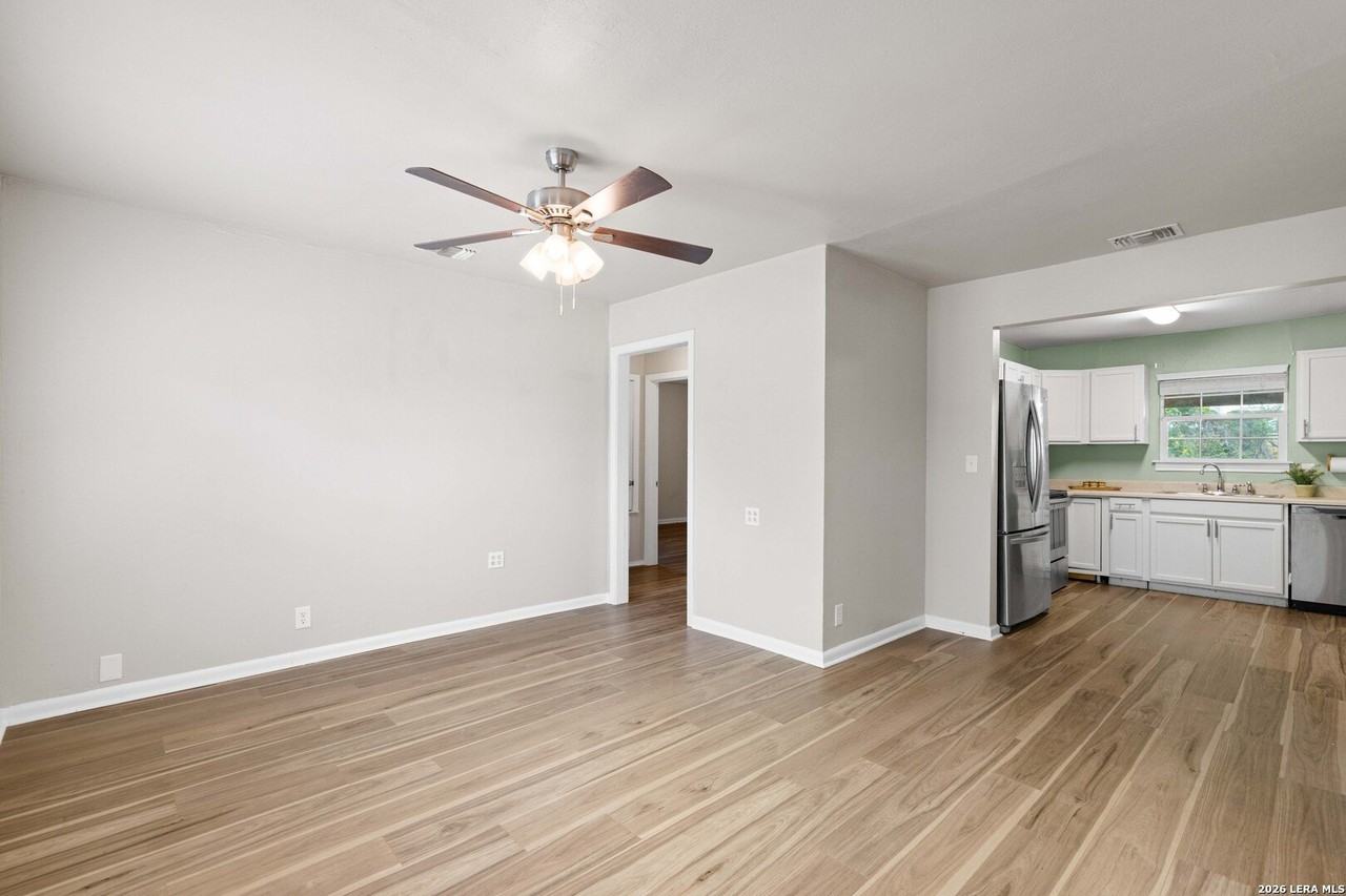 2630 Becker St - Photo 4 of 15
