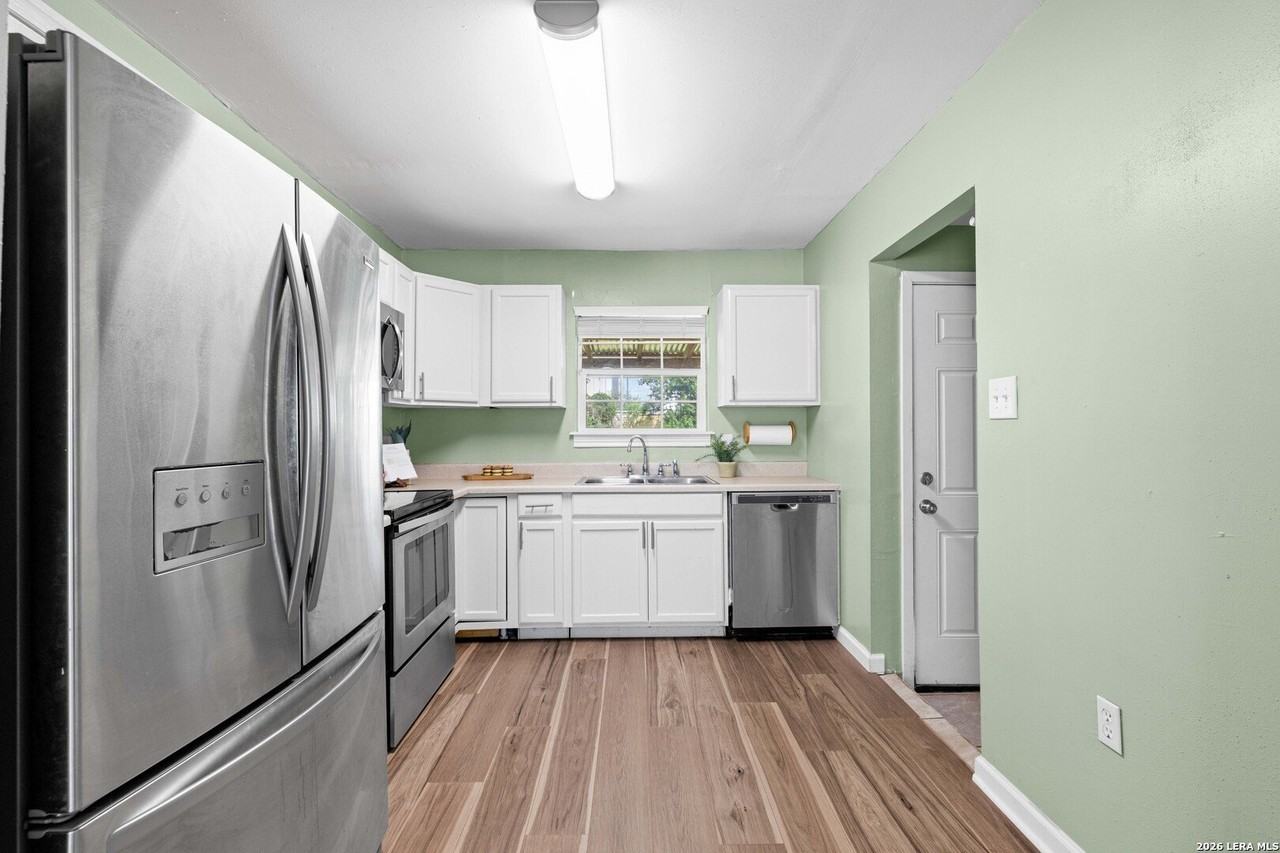 2630 Becker St - Photo 5 of 15