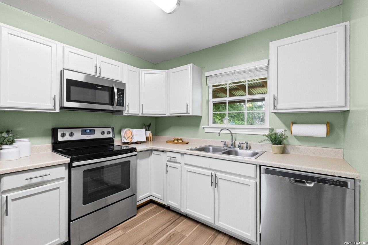 2630 Becker St - Photo 6 of 15