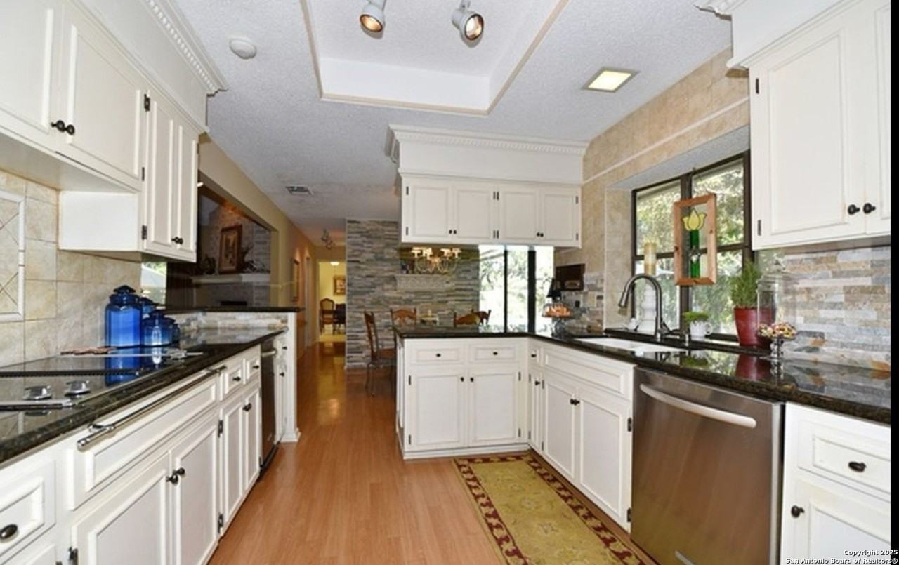11323 Whisper Dawn St - Photo 6 of 22