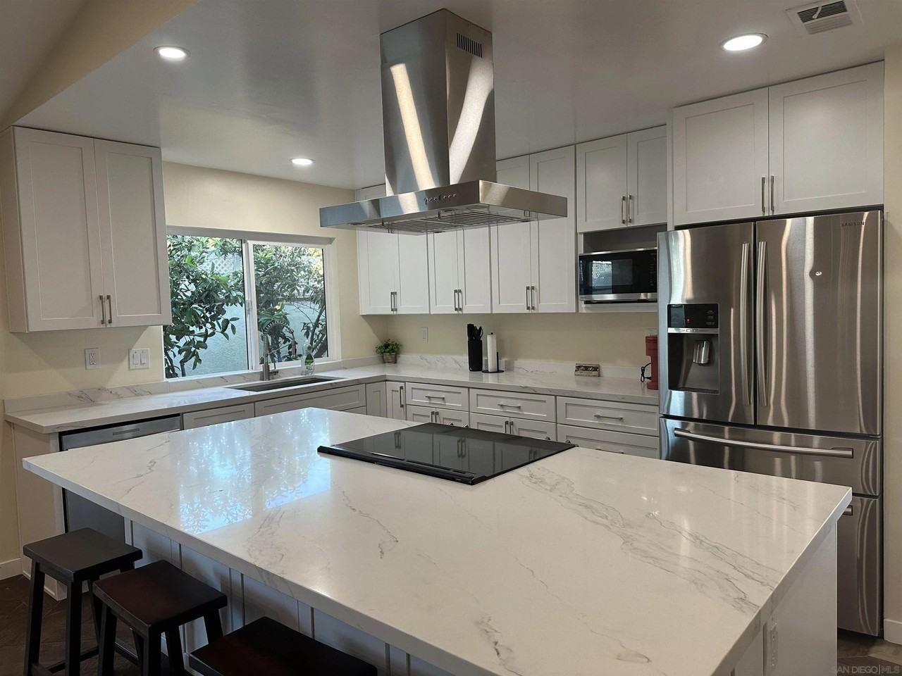 130 Rosemary Pl - Photo 2 of 21