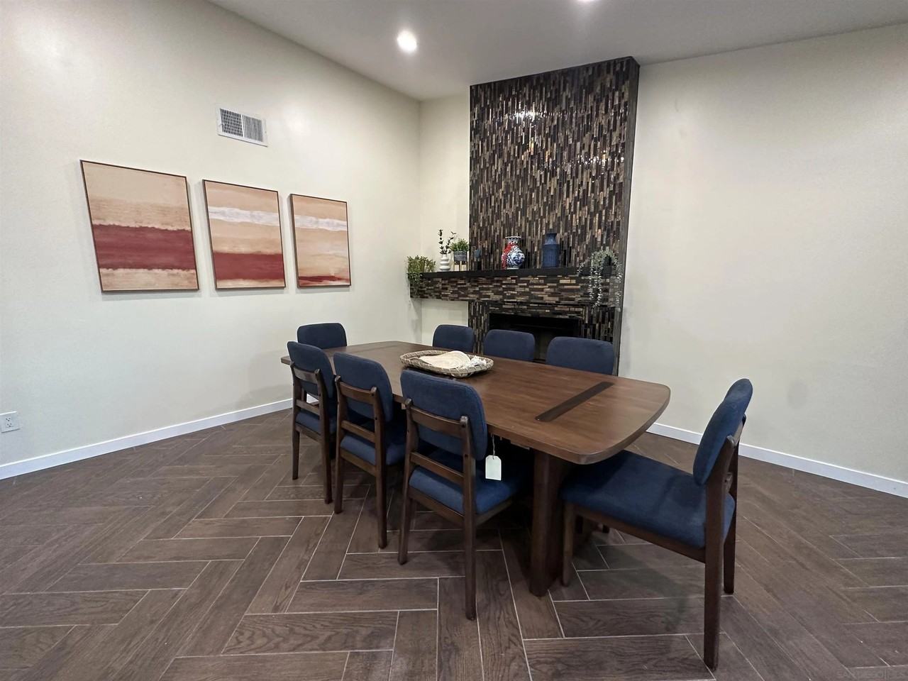 130 Rosemary Pl - Photo 7 of 21