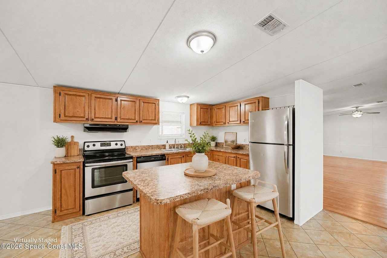 1612 Cocoa Bay Blvd - Photo 3 of 13