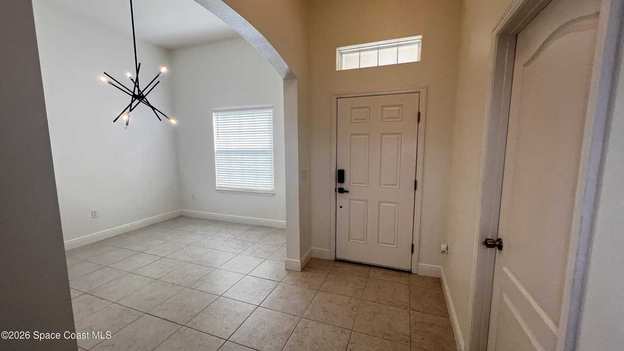 260 De Castro Ave Se - Photo 4 of 39