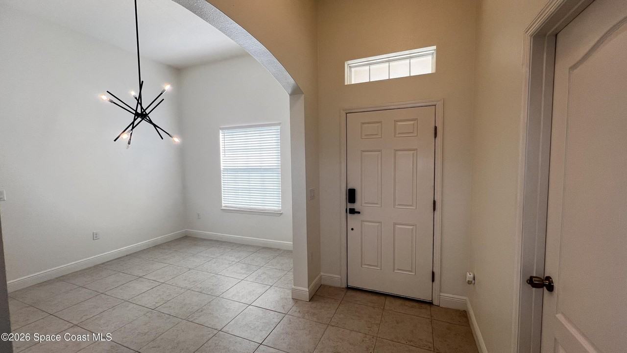 260 De Castro Ave Se - Photo 5 of 39