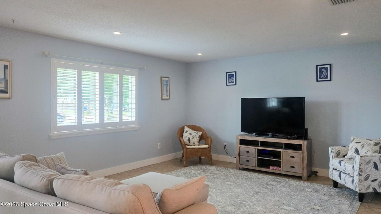2706 Kumquat Dr - Photo 3 of 26