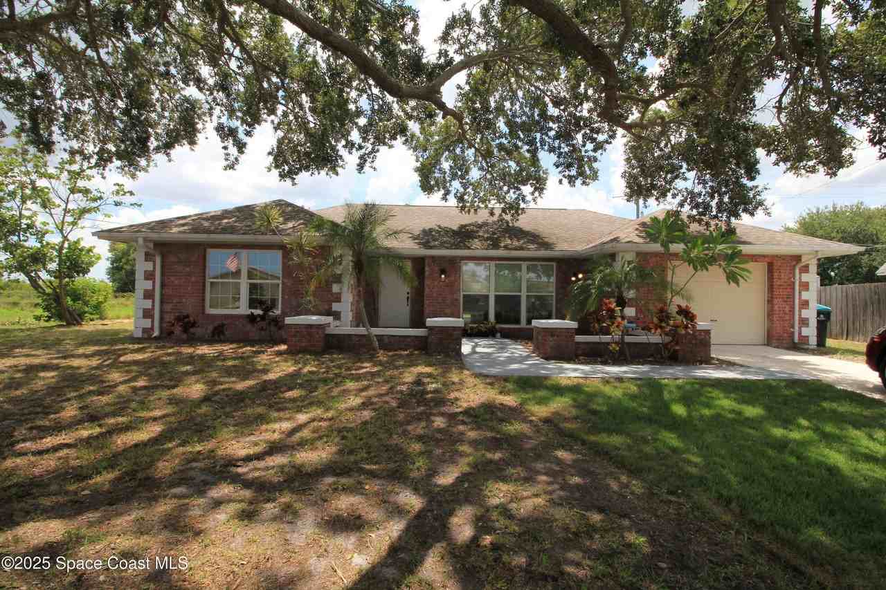 3002 Edgewood Dr Ne - Photo 2 of 24