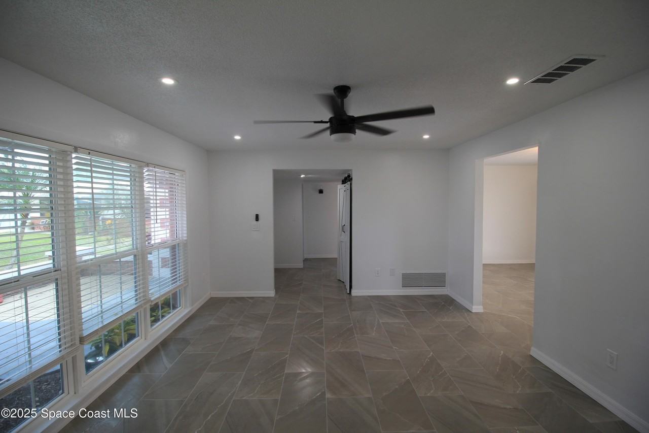 3002 Edgewood Dr Ne - Photo 5 of 24