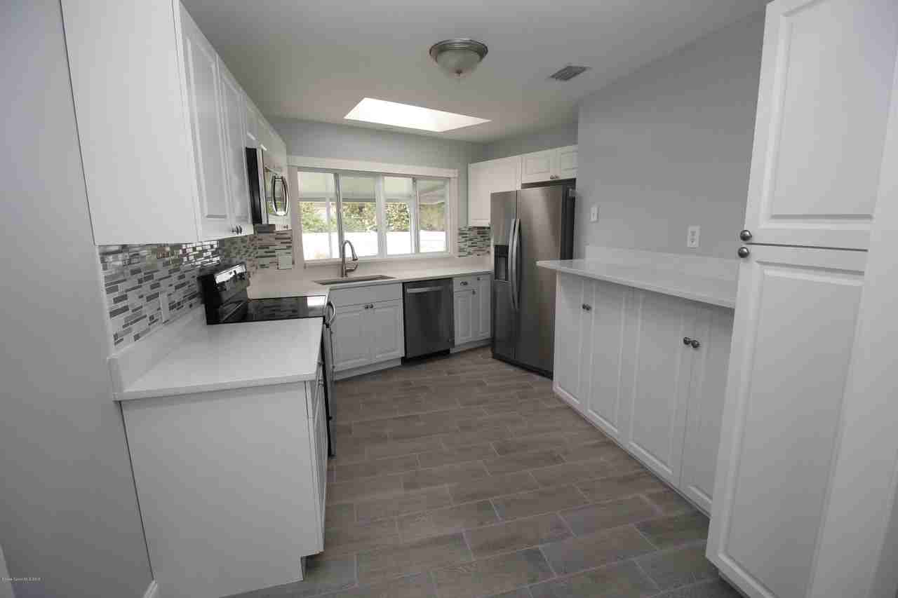 943 Dateland Rd Se - Photo 2 of 18
