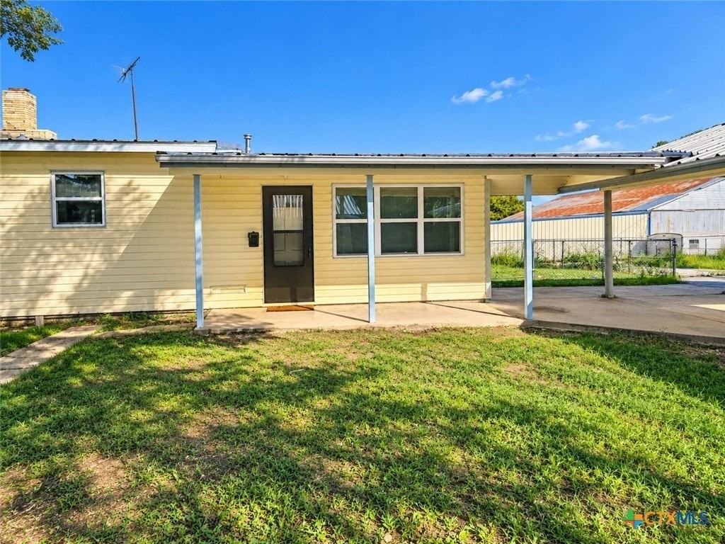 11292 E Highway 190 - Photo 3 of 16