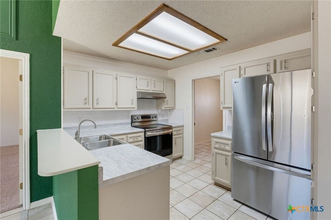 105 Mandy Cir - Photo 4 of 15