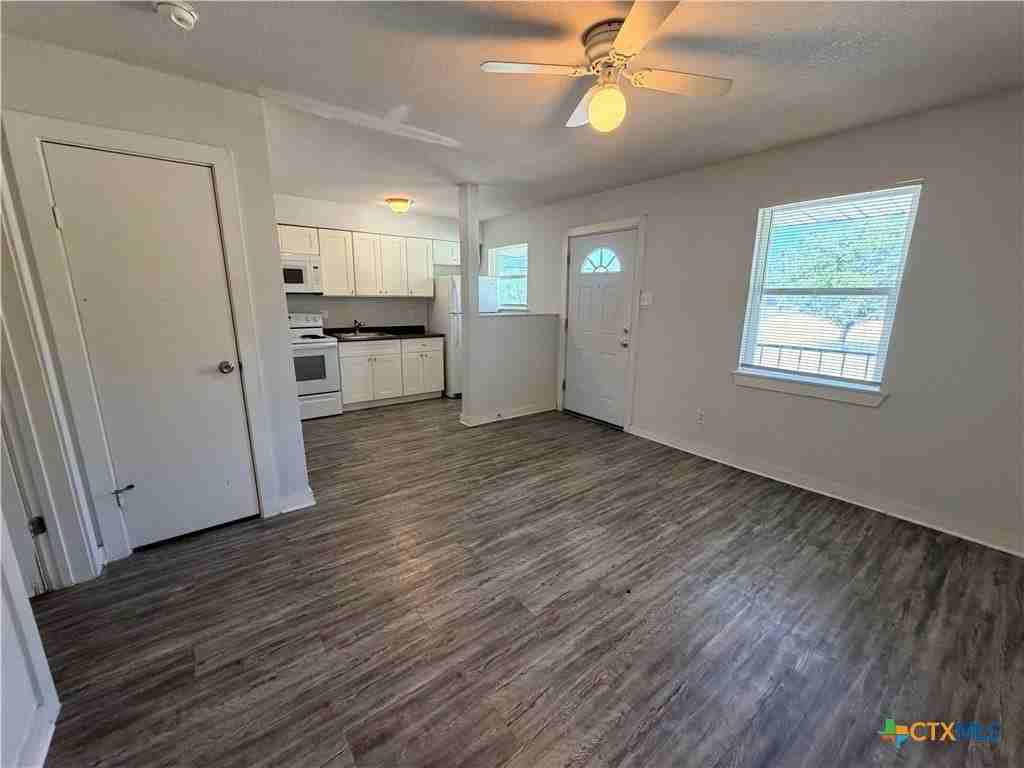 2104 Jerome Dr #E - Photo 3 of 15