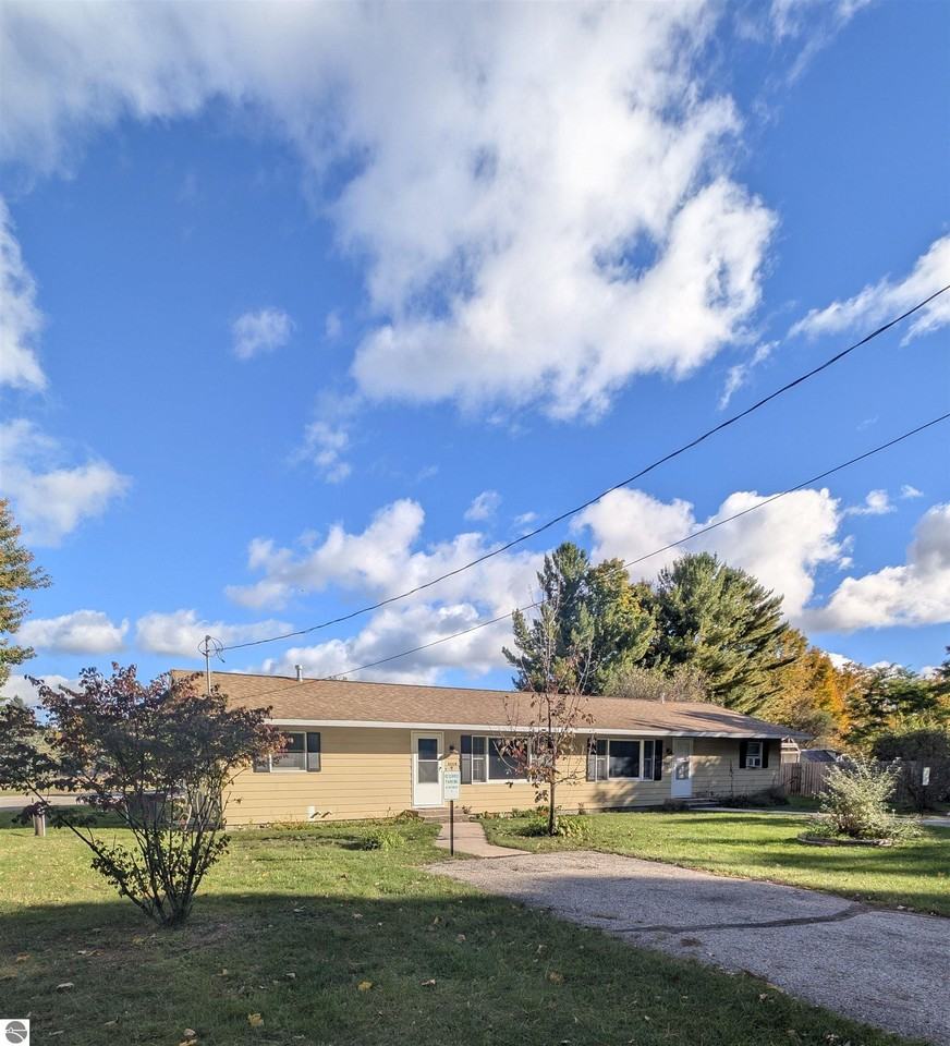 8982 Homestead Rd