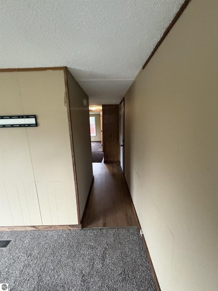 4205 Harrand Rd - Photo 4 of 11