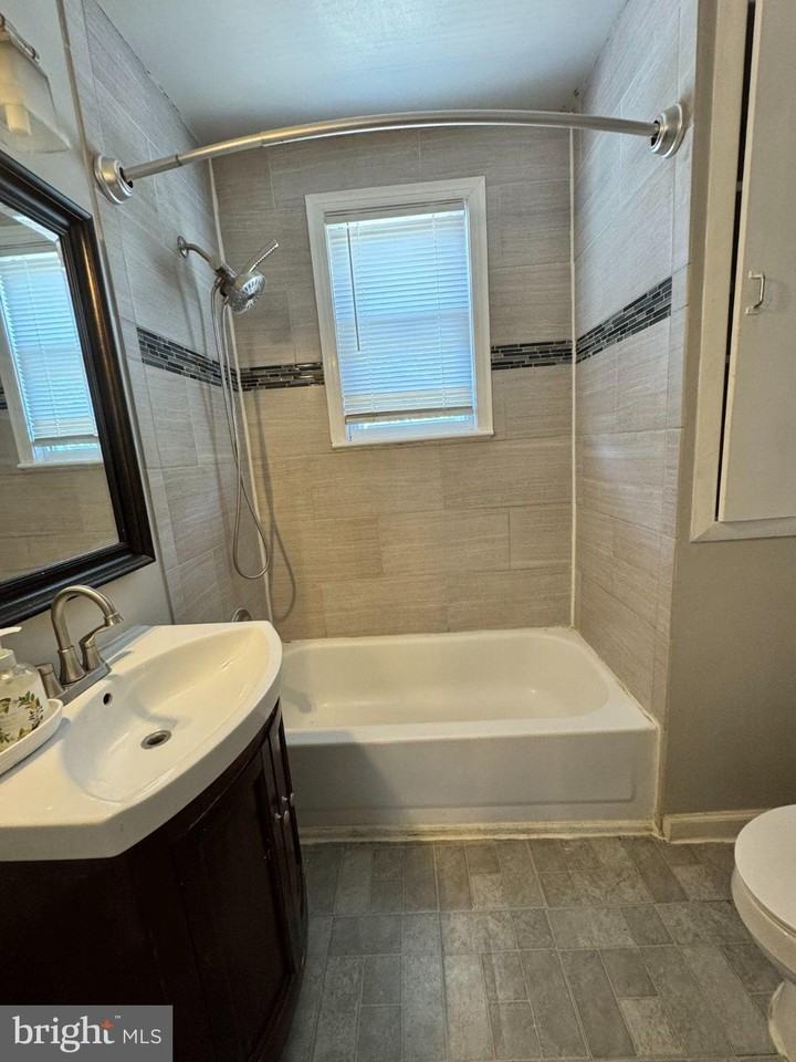 5404 James Pl Ne - Photo 5 of 9
