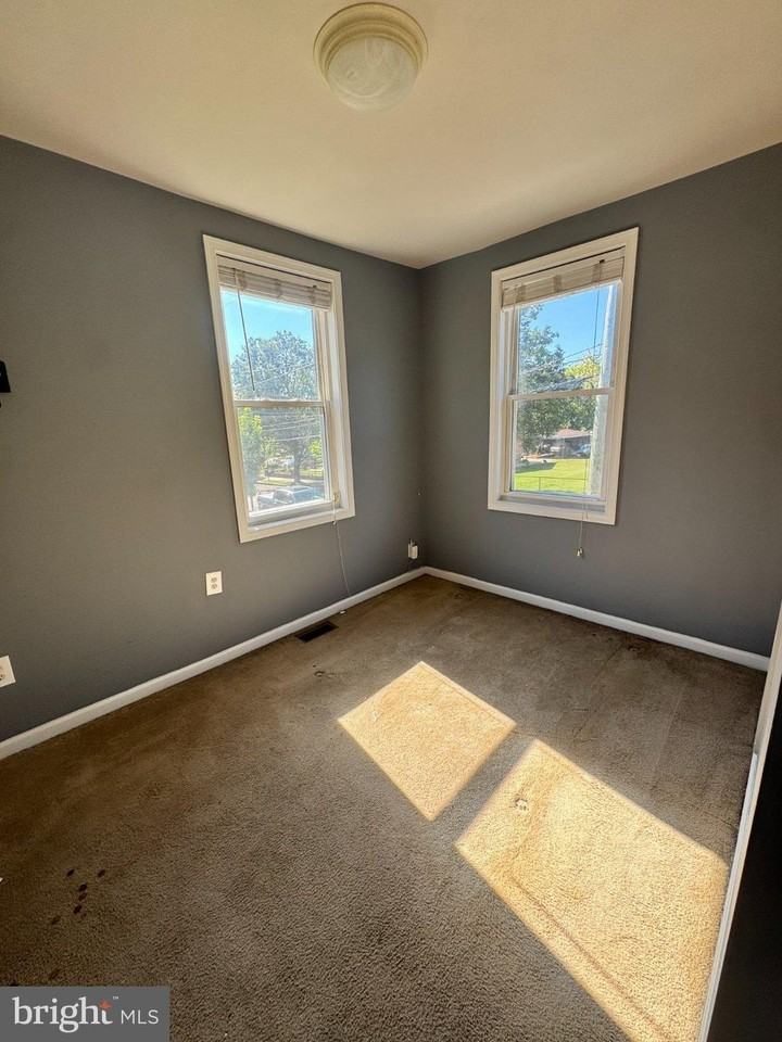 5404 James Pl Ne - Photo 6 of 9