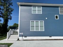 featured image of 8 New Castle Ct