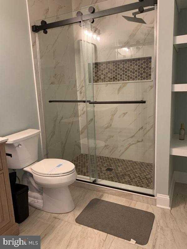 8 New Castle Ct - Photo 5 of 10