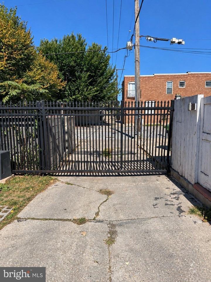 21 N Decker Ave - Photo 3 of 3