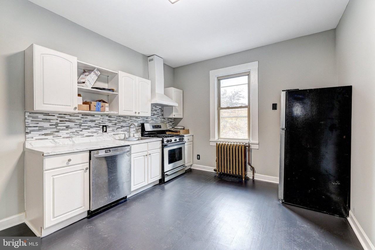 3301 Foster Ave - Photo 3 of 15