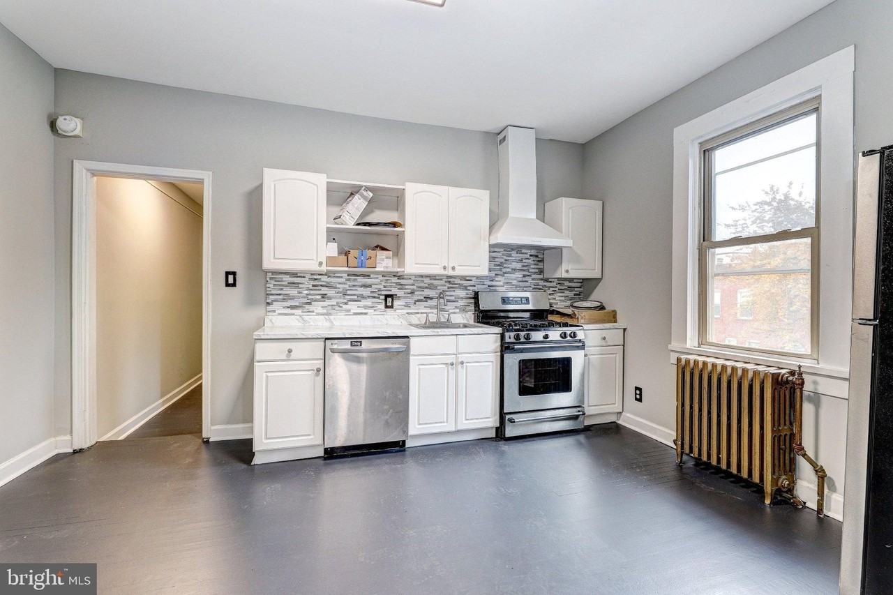 3301 Foster Ave - Photo 4 of 15
