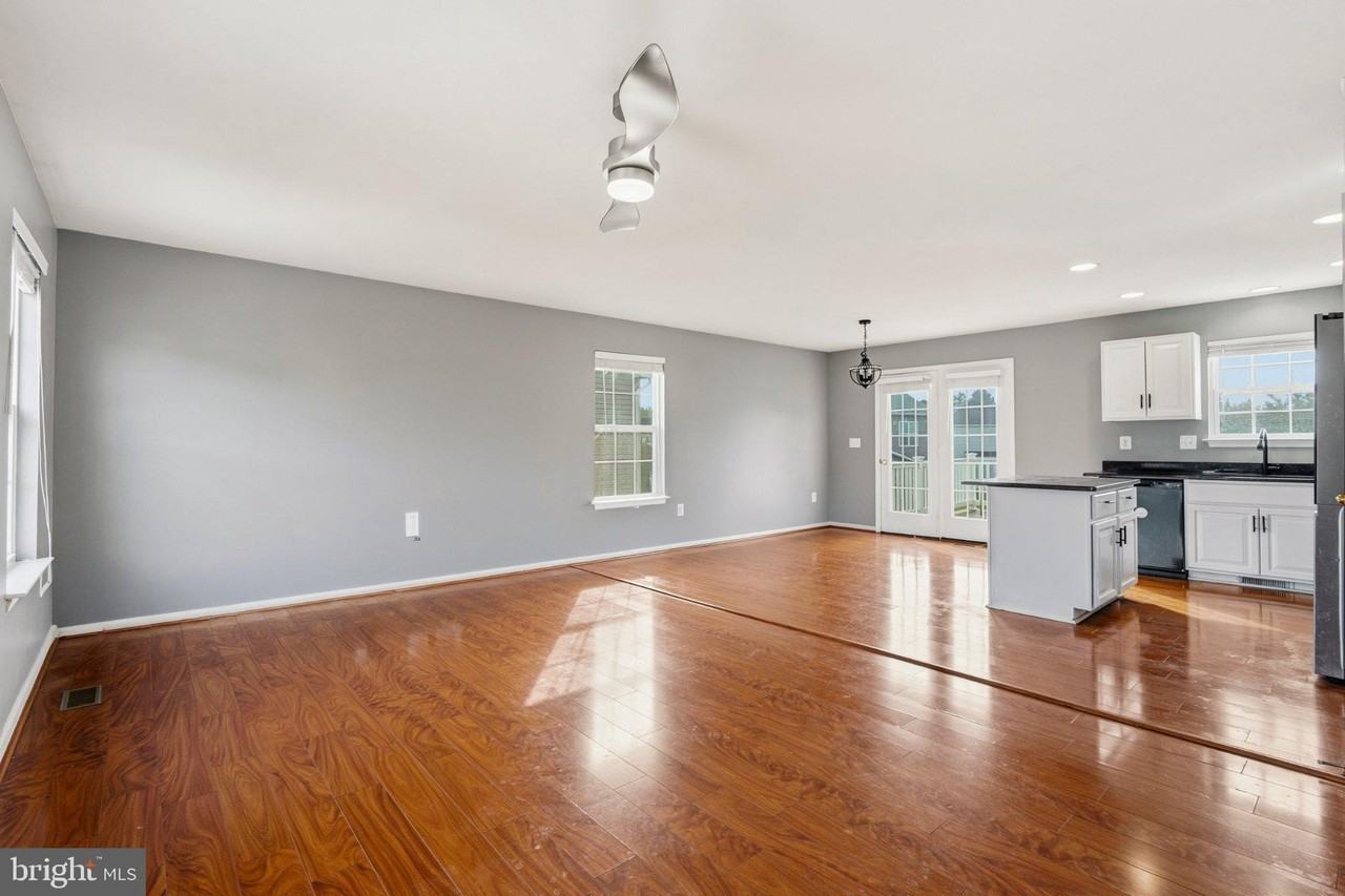 3417 Amberton Ct - Photo 5 of 37