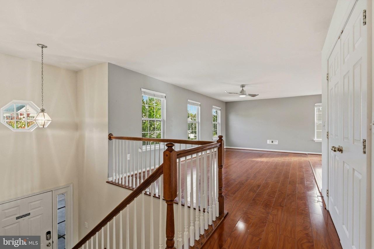 3417 Amberton Ct - Photo 6 of 37