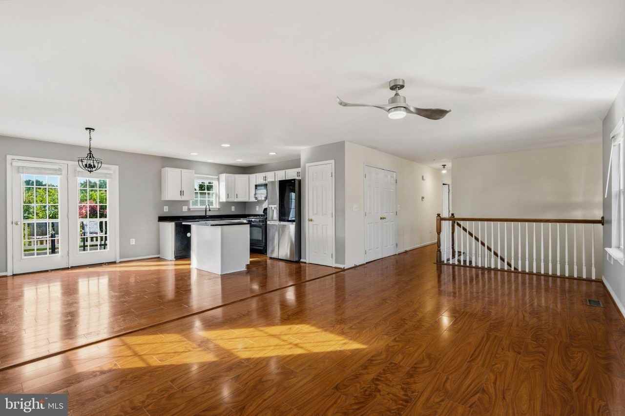3417 Amberton Ct - Photo 7 of 37