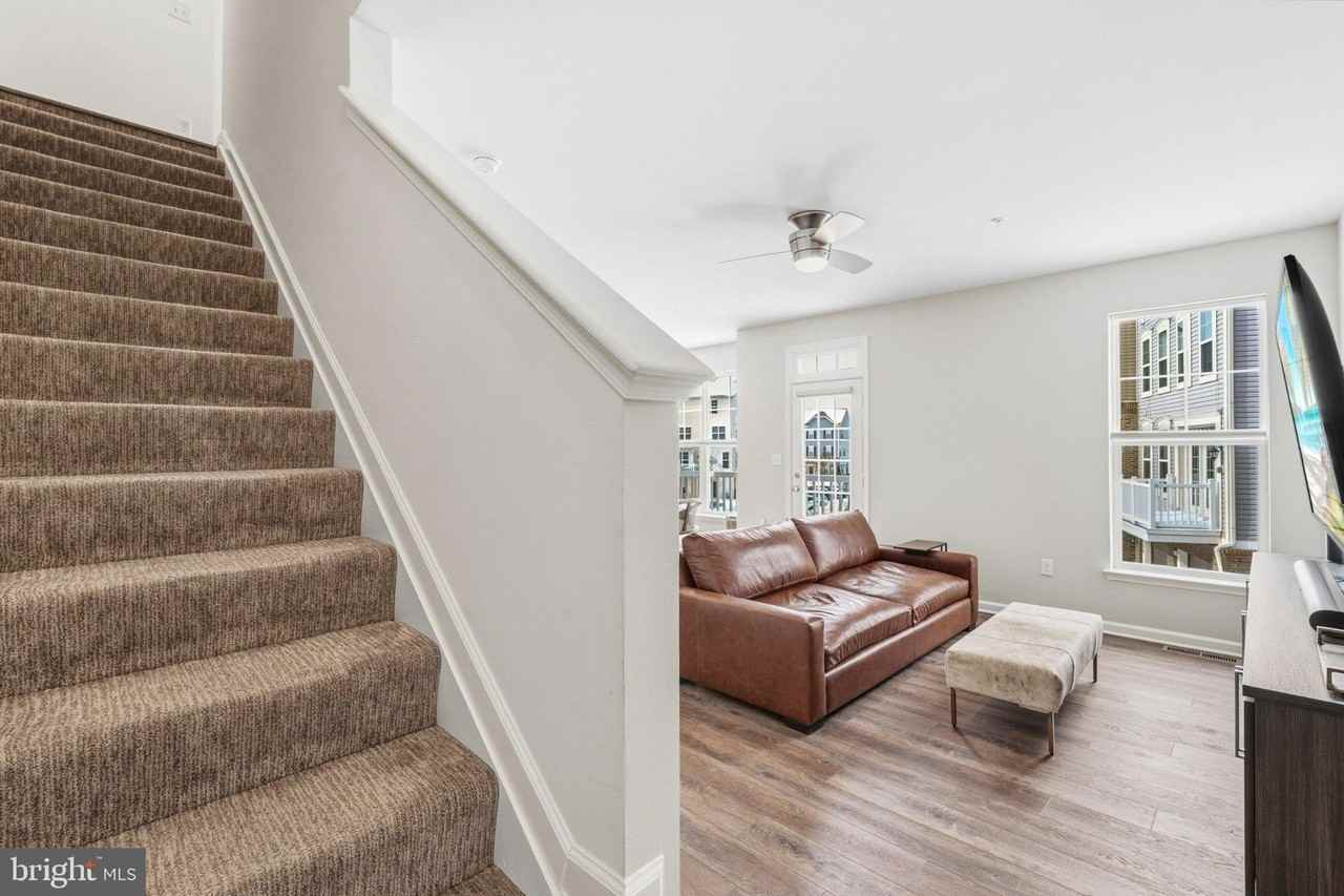 5902 Forum Sq - Photo 2 of 24
