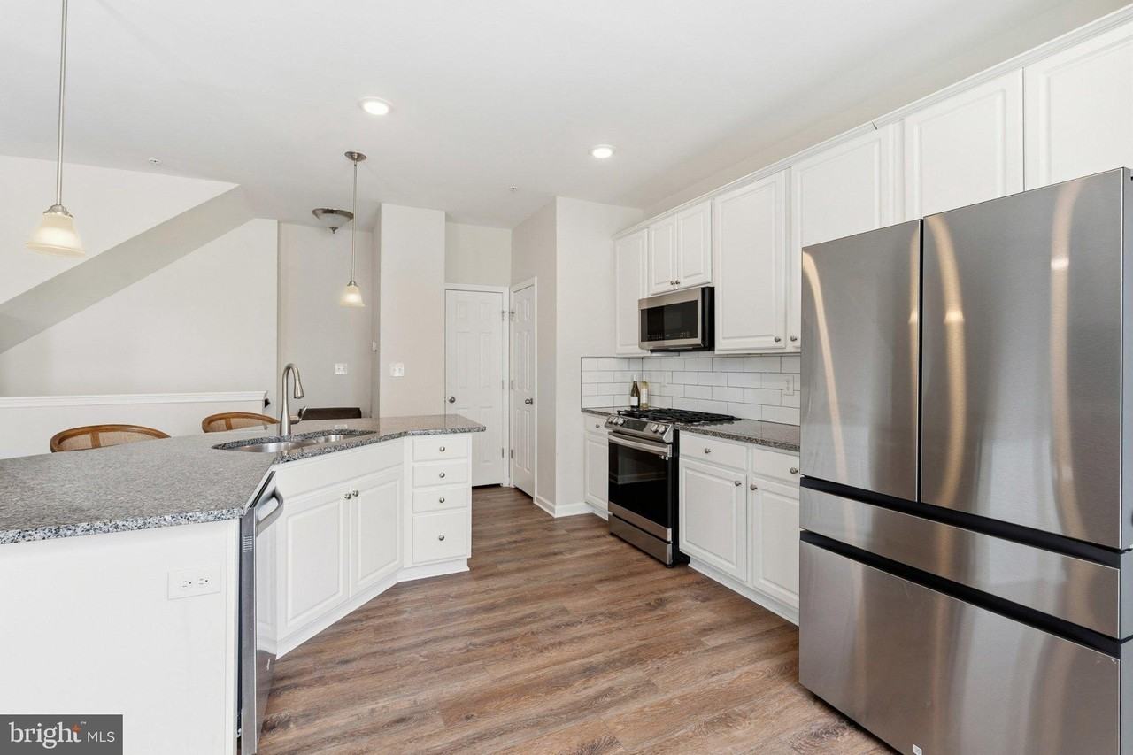 5902 Forum Sq - Photo 5 of 24