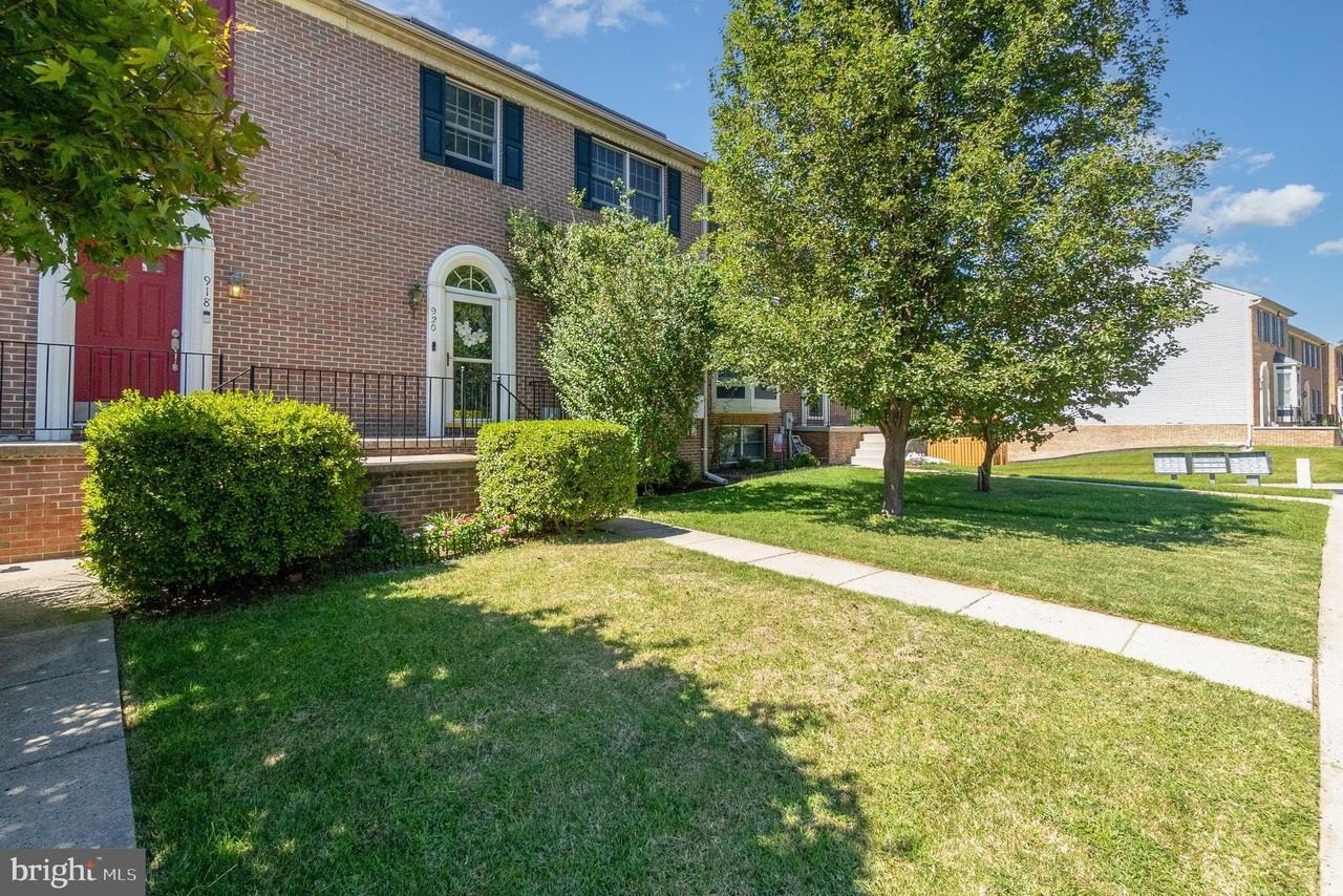 920 Buckland Pl - Photo 2 of 20