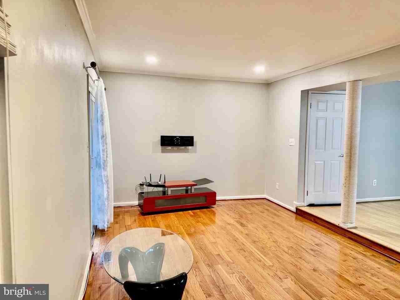 12112 Ravenwood Ct - Photo 4 of 33
