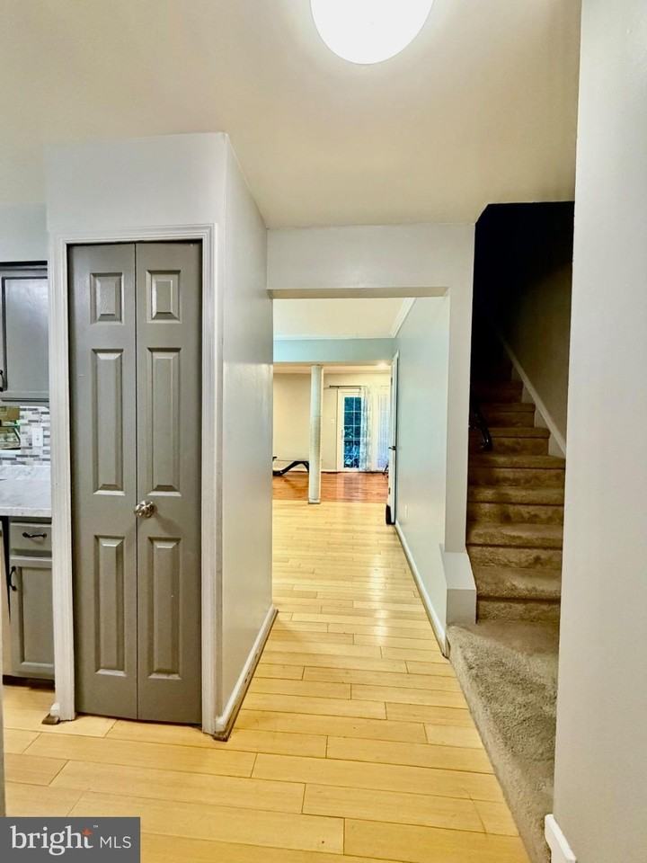 12112 Ravenwood Ct - Photo 5 of 33