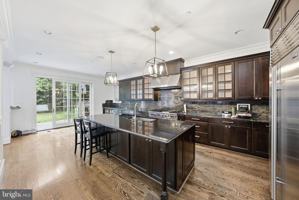 featured image of 4702 W Virginia Ave