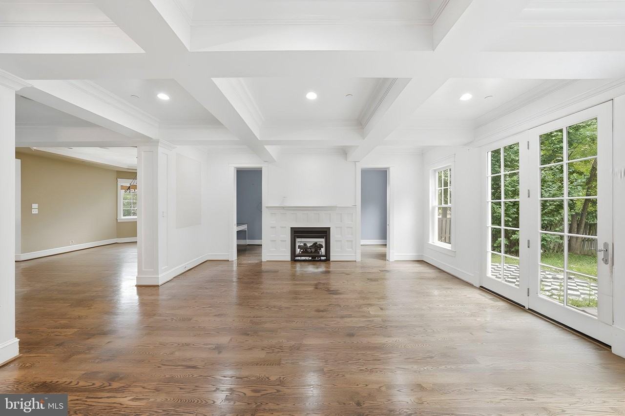 4702 W Virginia Ave - Photo 6 of 50